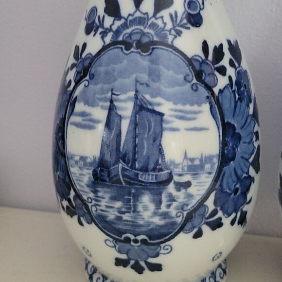 Vintage Delft set of 11" Dutch vases, ship in harbor, ceramic vases - Picture 3 of 8